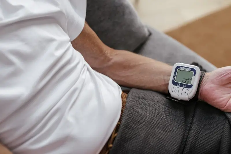 best wrist blood pressure monitor omron